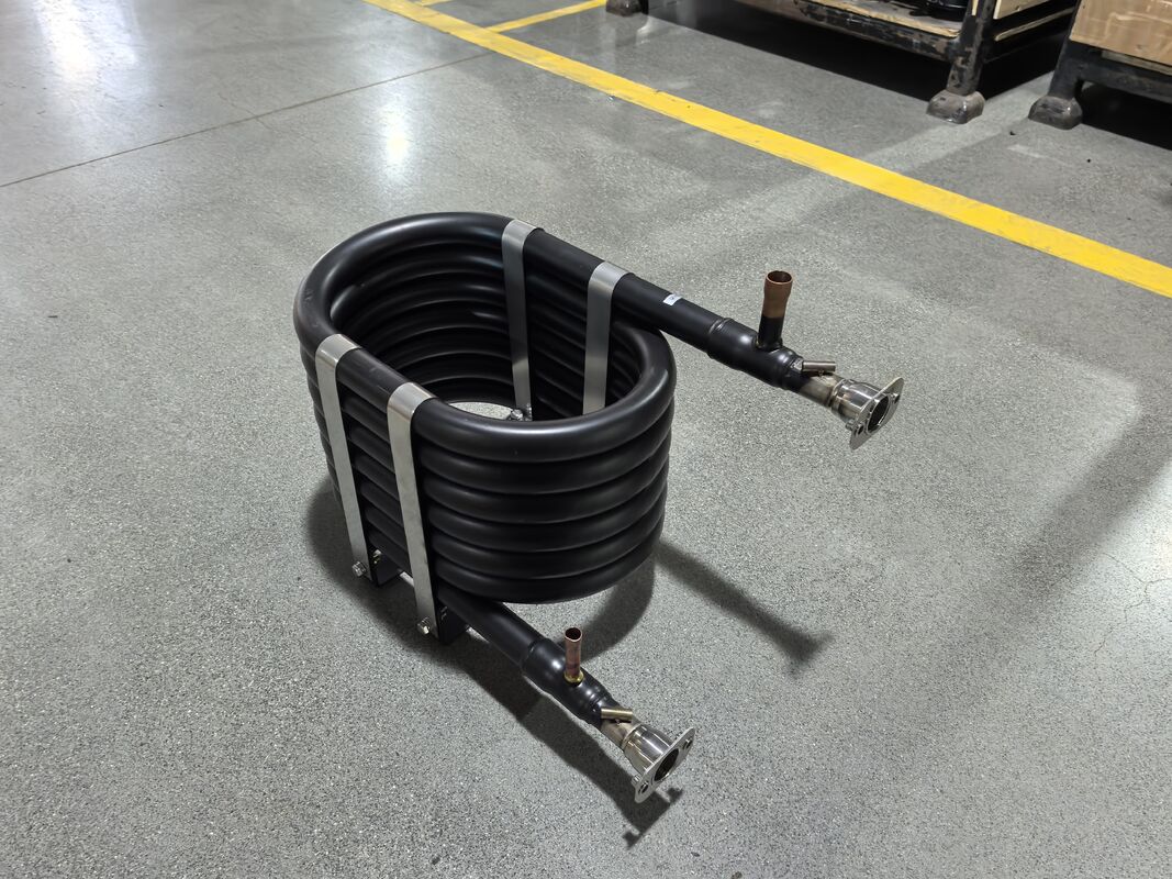 R134a 냉각제 유형 동축 열 교환기 스프레이 검은 반강화 페인트와 물 압력 1.0Mpa HVAC 시스템에 이상적입니다